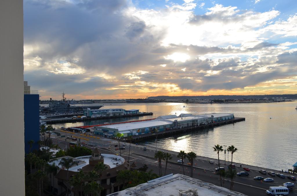 Wyndham San Diego Bayside Екстериор снимка